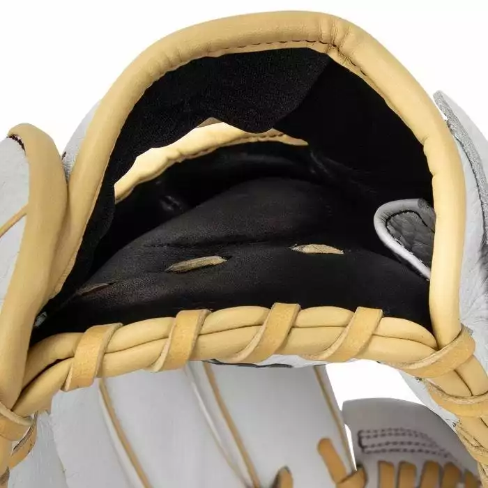 Wilson A1000 11.75" Fastpitch Softball Glove - 2022 Model 6 Wilson A1000 11.75" Fastpitch Softball Glove - 2022 Model - Image 6