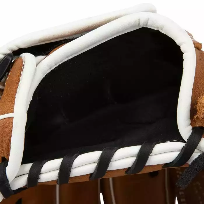 Wilson Aura 12.5" Fastpitch Softball Glove 6 Wilson Aura 12.5" Fastpitch Softball Glove - Image 6